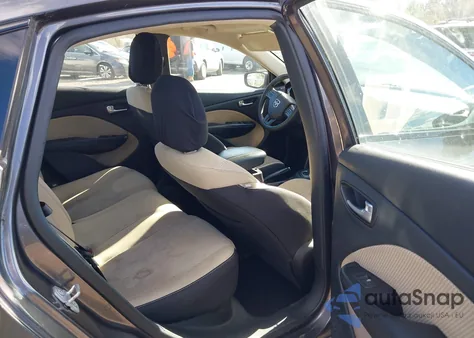 2015 Dodge Dart Sxt z USA, uszkodzony, nr VIN 1C3CDFBB0FD281550